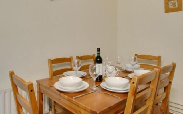 Holiday Home Maesmynis