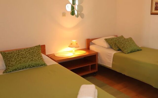 Apartment Culić Ammoudi 10179