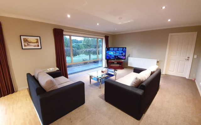 28 Devine Drive