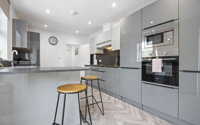 Victoria House by Kasar