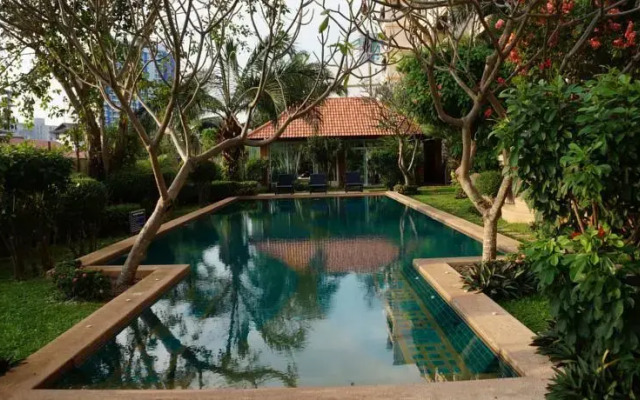 Pratumnak Executive Apartment
