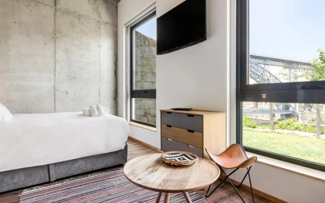 Bridge It - Suites & Views