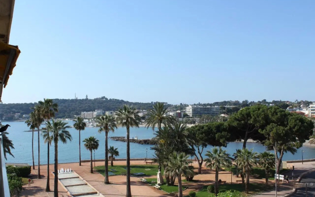 Studio Standing Bord De Mer Et Vue