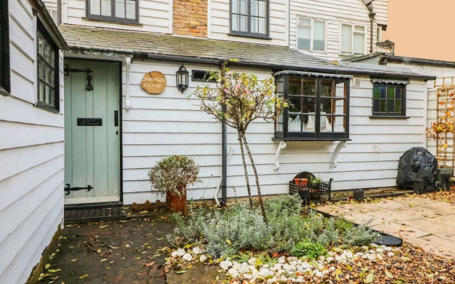 Swanfield Cottage