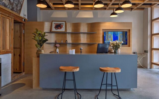 Hometown Voice · Stay at Vista Designer's Garden