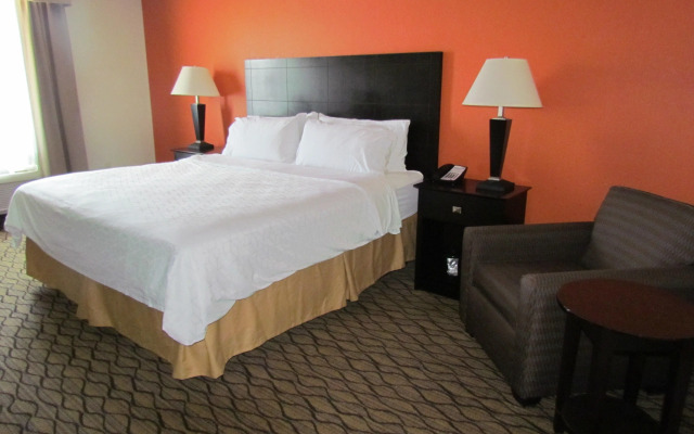 Holiday Inn Express Hotel & Suites Cadillac by IHG