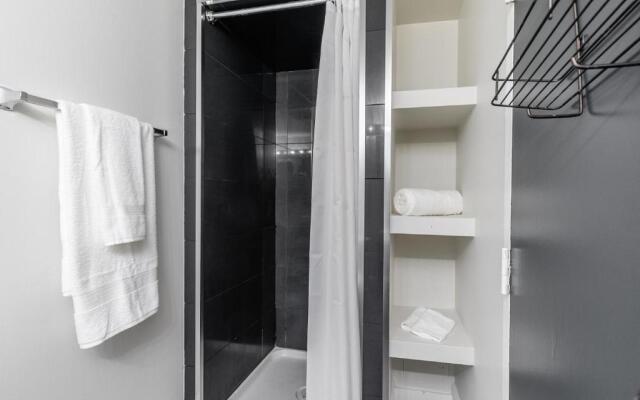 2BR Boutique Condo-prime Location DT Hamilton