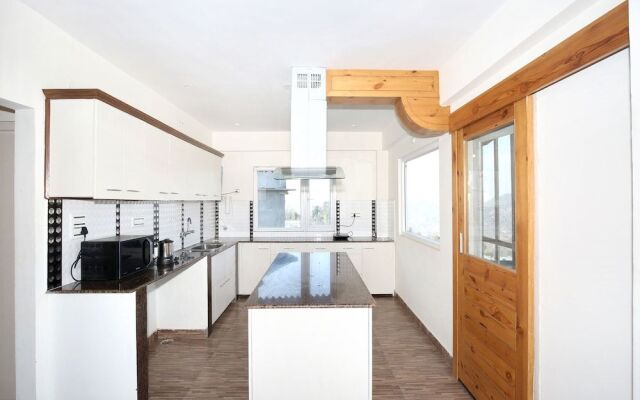 OYO 12185 Home Wayside Villa 3BHK Apartment Kasauli
