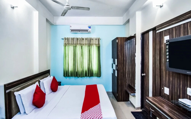 OYO 15650 Tourist Inn