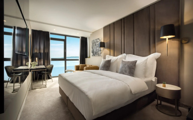 Grand Hotel Adriatic I