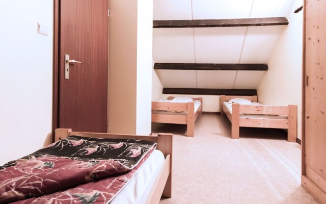 Comfy Bungalow With a Terrace, in the Ourthedal