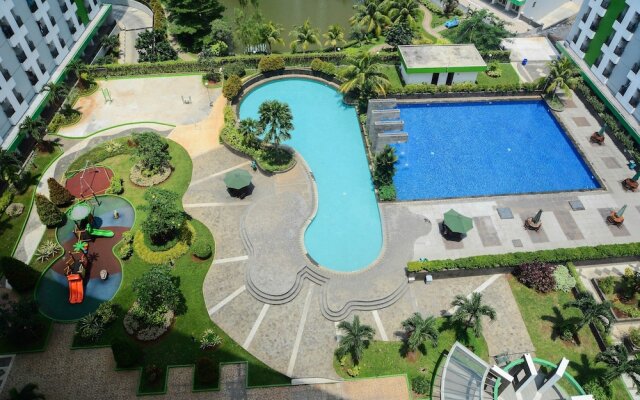 Parquette Studio Green Lake Apartment near Ciputat By Travelio