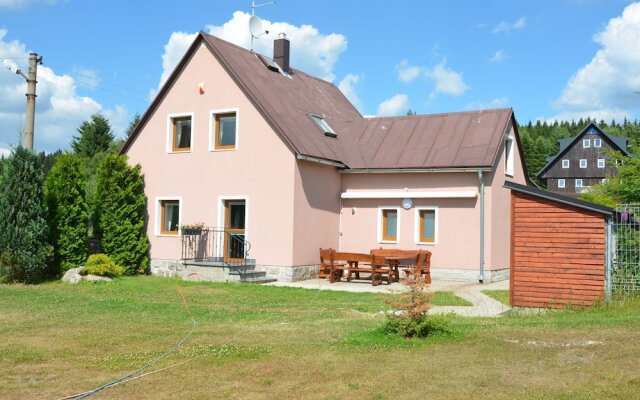 Beautiful Holiday Home In The Erzgebirge Sea Level 900 M With Large Well Kept Garden