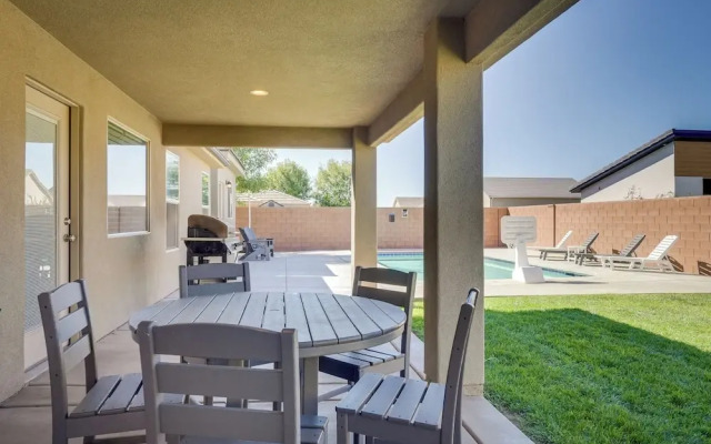 Hurricane Getaway w/ Private Pool, Mtn Views!