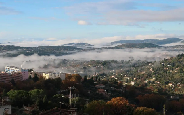 Appartement spacieux et chaleureux à Grasse