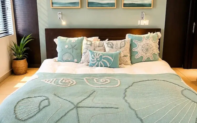 Black Reef Apartments