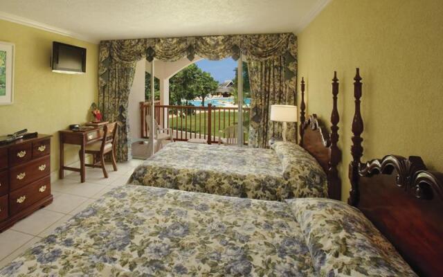 Hotel Breezes Trelawny Resort & Spa