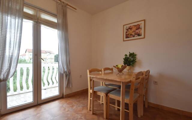 Luxurious Apartment in Vodice With Garden