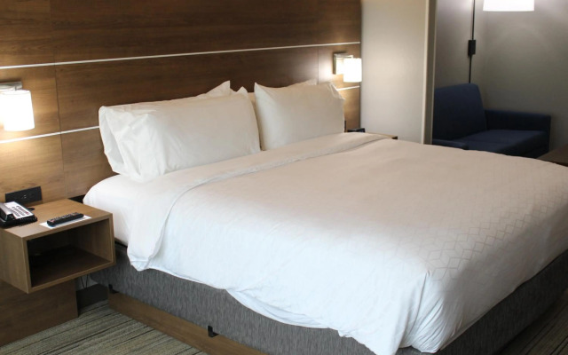 Holiday Inn Express & Suites Enterprise by IHG