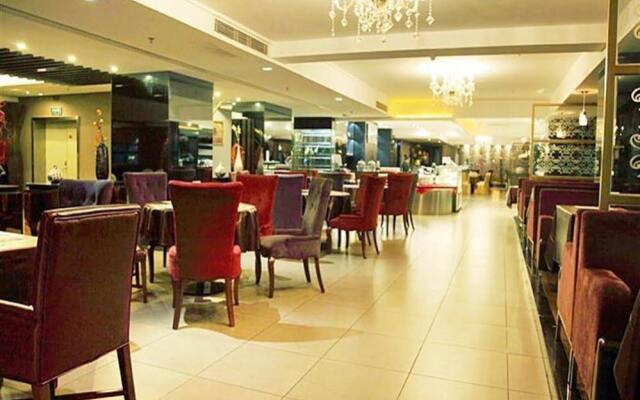 Pingqian Fashion Business Hotel