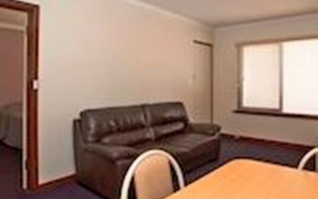 Burswood Lodge Motel Apartments