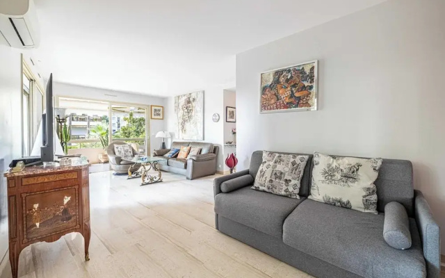 Apt With A/C and Balcony - 1bdr/4p - Cannes/ Beach