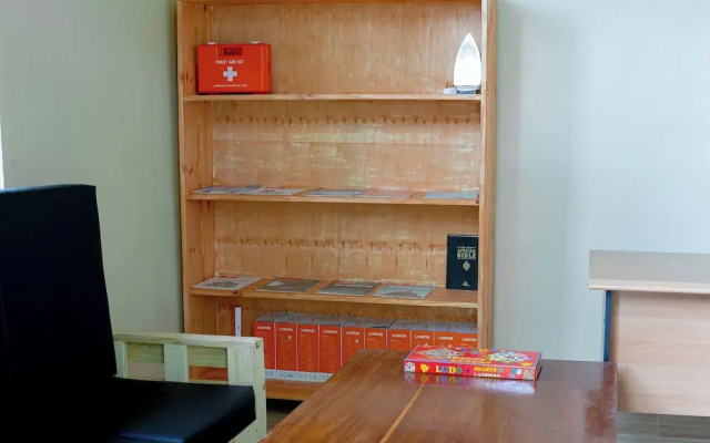 L &j modern backpackers BnB