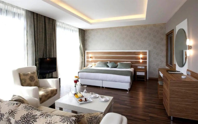 Fourway Hotel SPA & Restaurant
