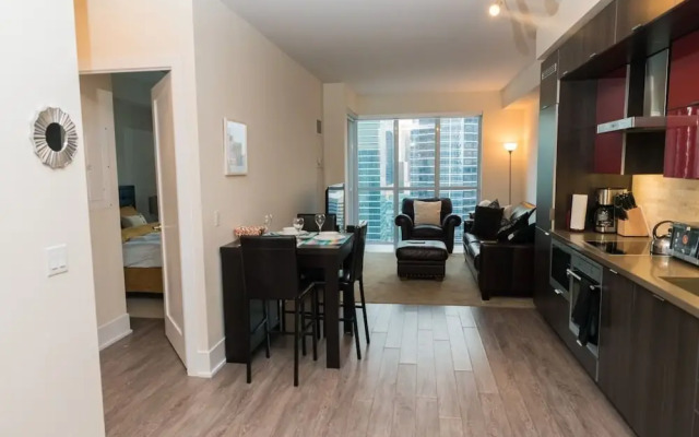 Sarkar Suites - CN Tower Rogers Centre