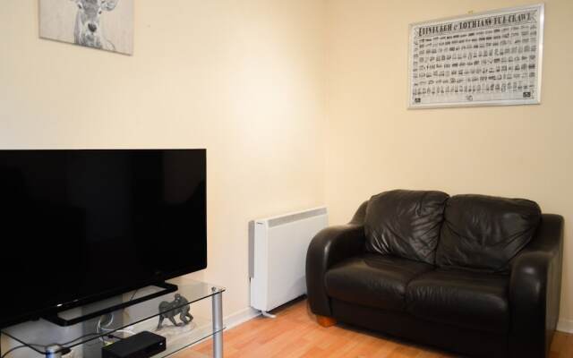 1 Bedroom Flat Near Leith Shore