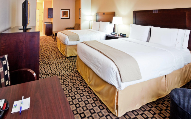 Holiday Inn Express & Suites Clovis
