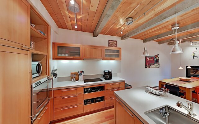 15tru2ag 3 Bedroom Condo