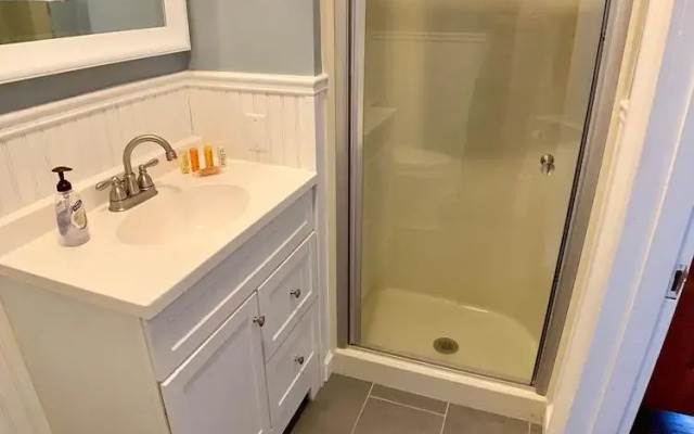 Treehouse Village Inn