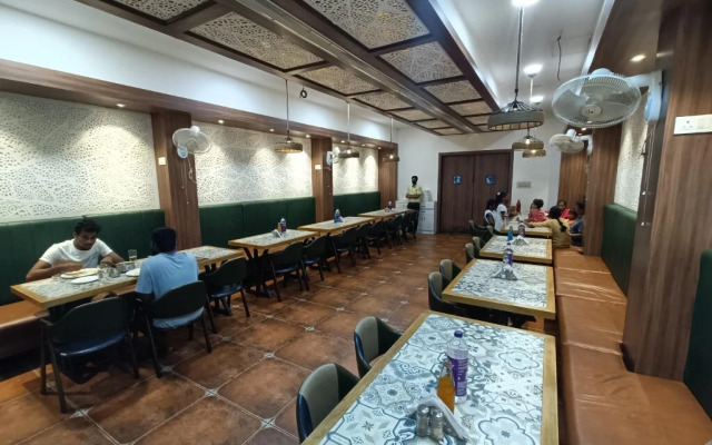 Hotel Akshay Grand