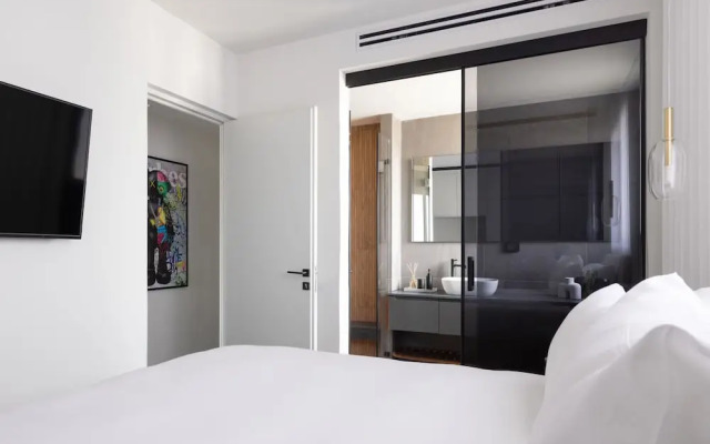 Skyline Serenity by tlv2rent