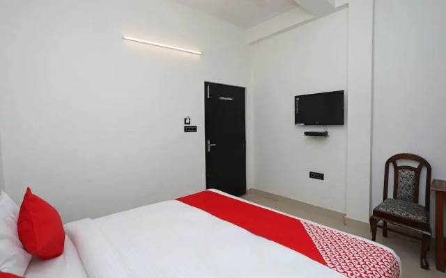 Hotel Alpine by OYO Rooms