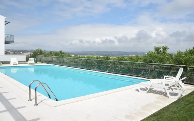 Holiday Home Near Sao Martinho Beach