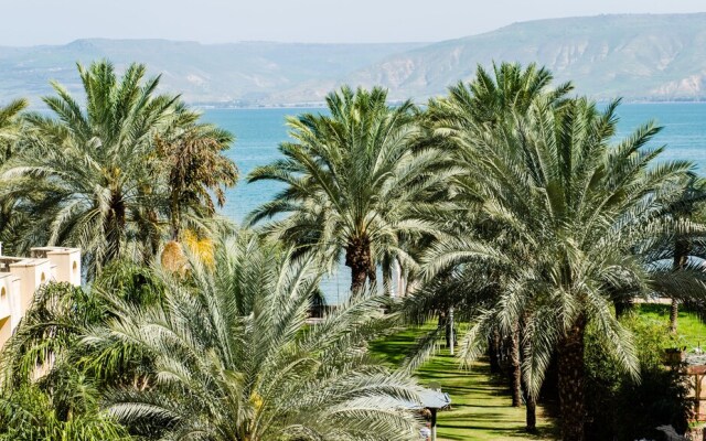 Sea of Galilee 2BR Apt by the Promenade