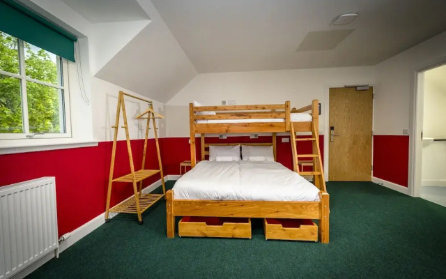 Loch Ness Bunk Inn