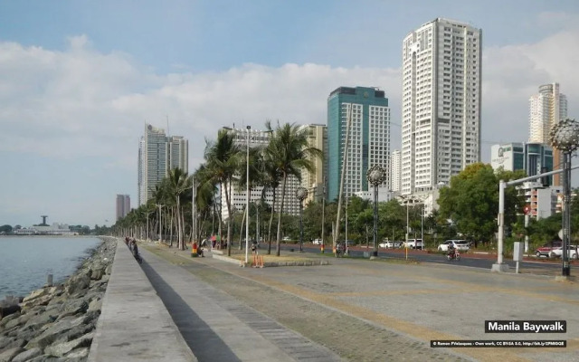 City Smiles Apartelle by OYO Rooms