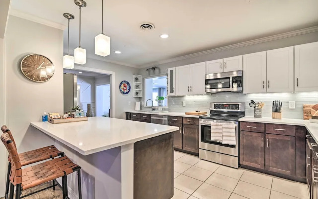 Mid-century Modern Escape in Central Lakeland!