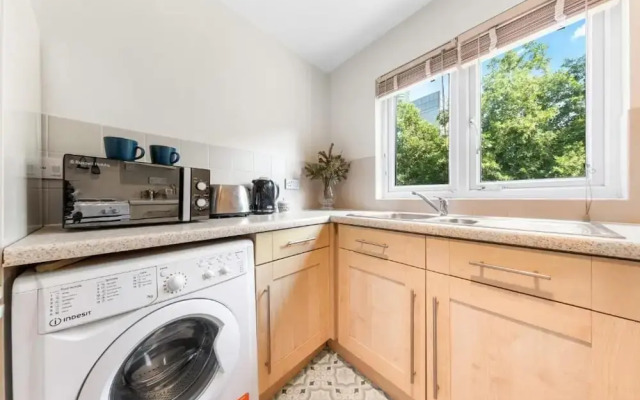 Cosy London Apartment Near Canary Wharf