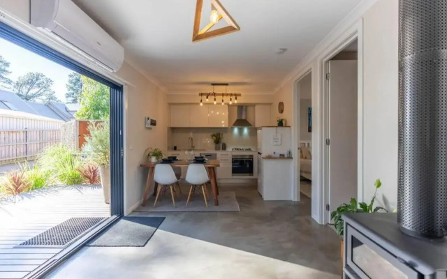 Pine Beach Guest House in the Heart of Balnarring