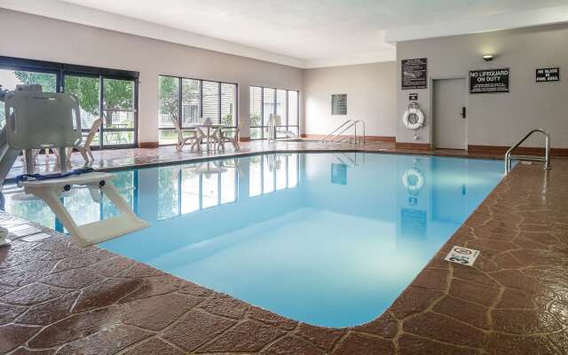 Holiday Inn Coralville Iowa City by IHG