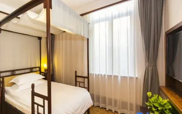 Wuzhen Zhaoming House