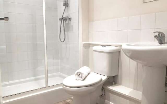 Lux Blu - Kenwyn Studio Apartment