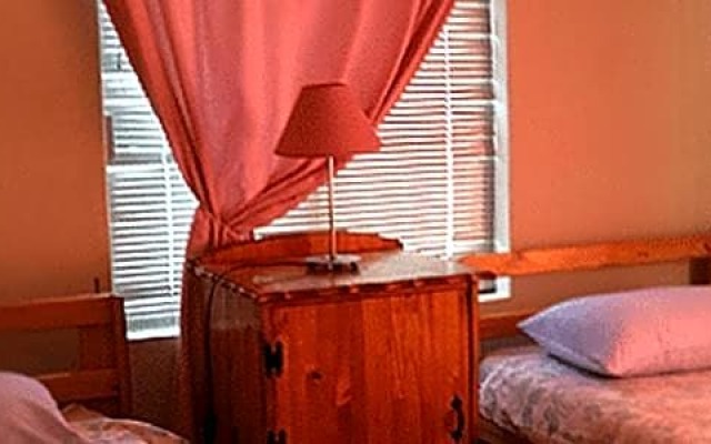 Gansbaai Lodge & Backpackers