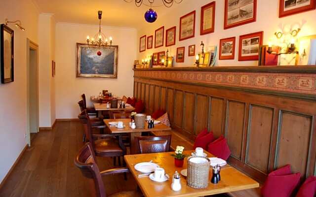 Hotel Gasthof Alte Post Holzkirchen