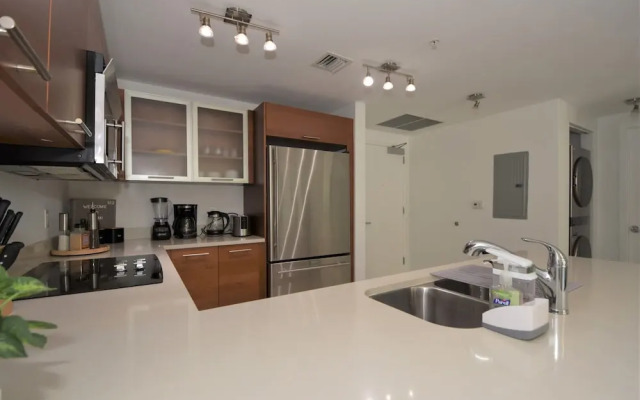 Lovely apt in the heart Midtown