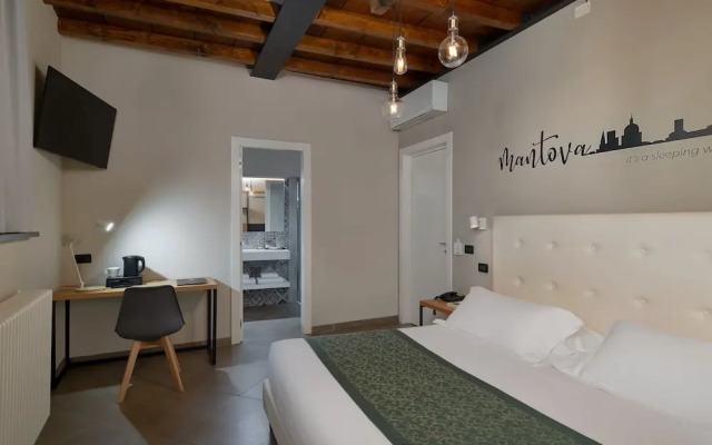 Bonacolsi Collection , Mantegna Hotels